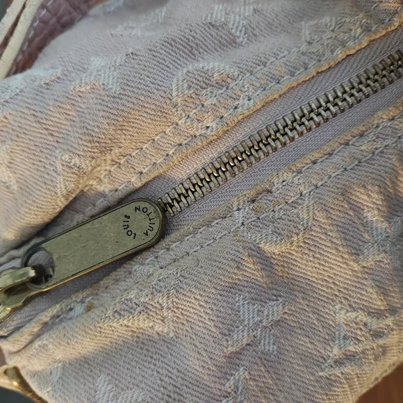 Blush Pink Louis Vuitton Shoulder Bag - Picture 9 of 16